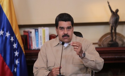 تظاهرات وقتلى في فنزويلا.مادورو يتهم واشنطن بتدبير محاولة انقلاب